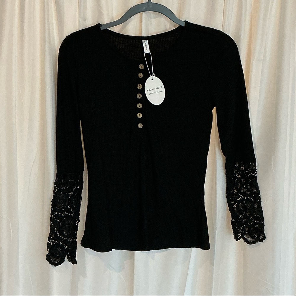 *NWT* Kancystore Black Long Sleeve V neck Button Down Henley - Size S